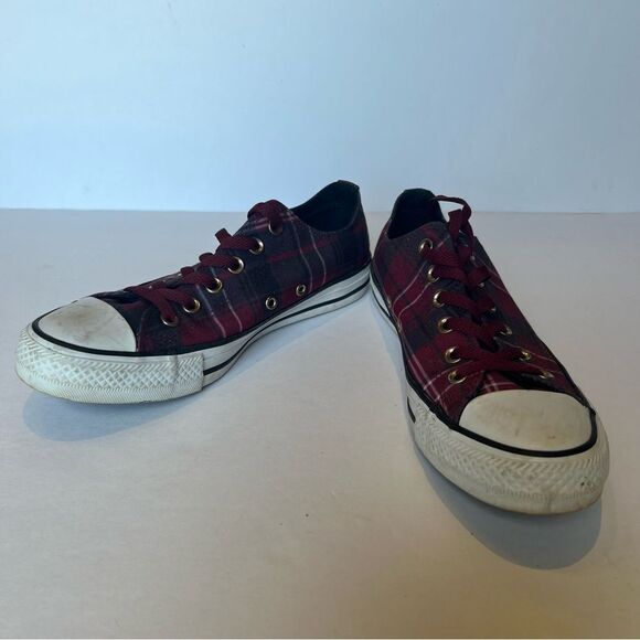Converse Women's Lo Top Sneaker Red & Black Plaid size 8 All Star - Picture 1 of 8